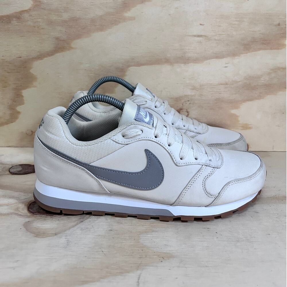 Nike - MD Runner 2 Low Top - Running Shoes - Beige - Women's - 9.5 - AQ9121-004